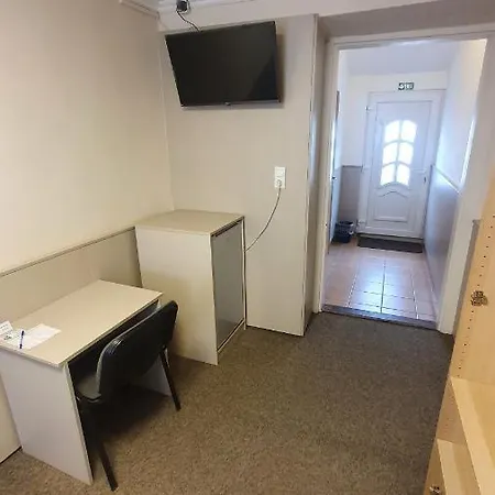 Central Motel Hotel 3*